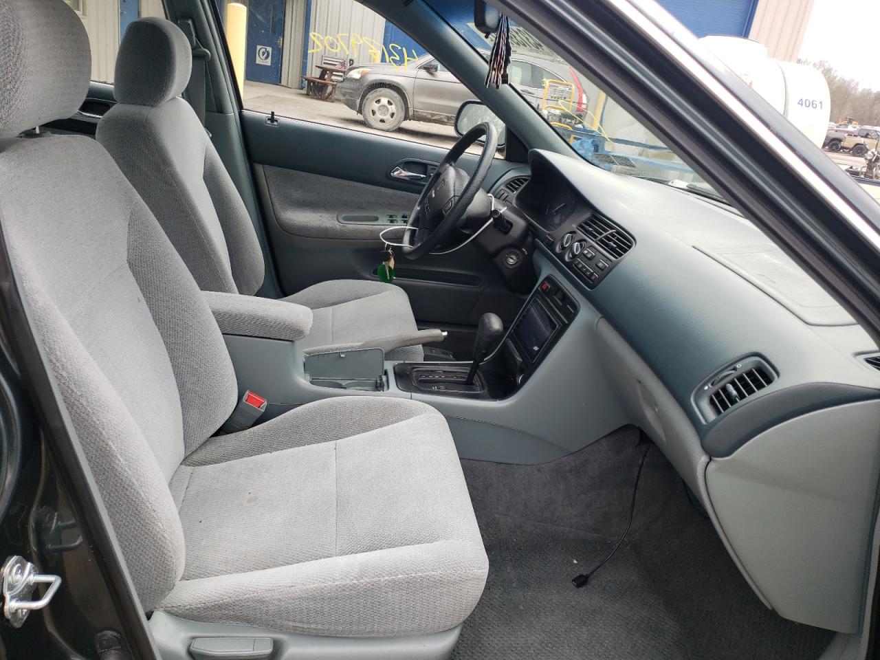 Photo 5 from auction – 1997 HONDA ACCORD LX with VIN JHMCD5637VC015440