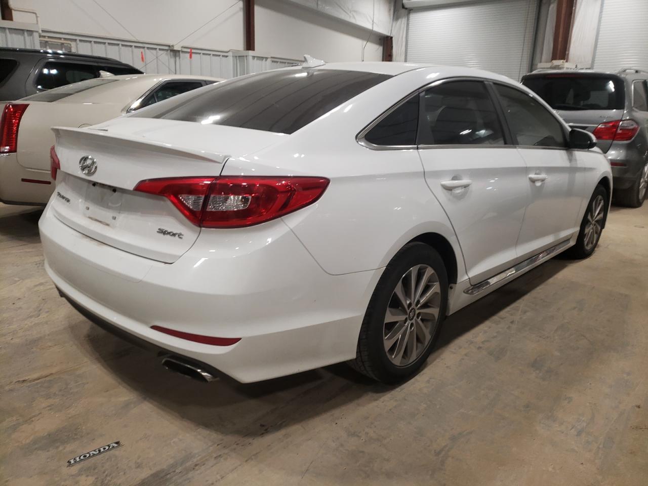 Photo 4 from auction – 2015 HYUNDAI SONATA SPO with VIN 5NPE34AF1FH077026