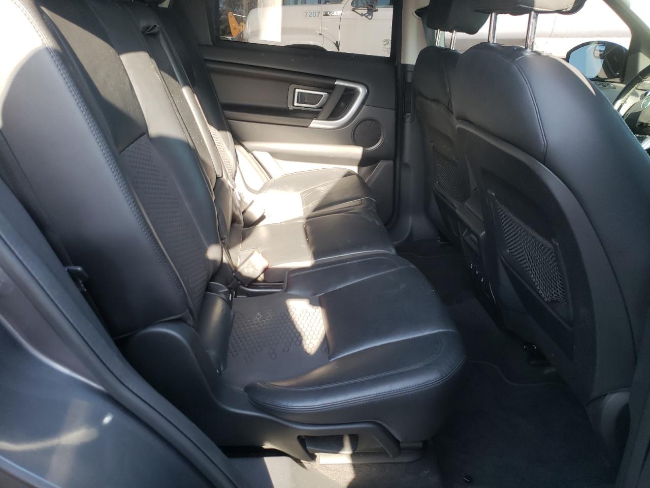 Photo 6 from auction – 2016 LAND ROVER DISCOVERY with VIN SALCP2BG7GH623537