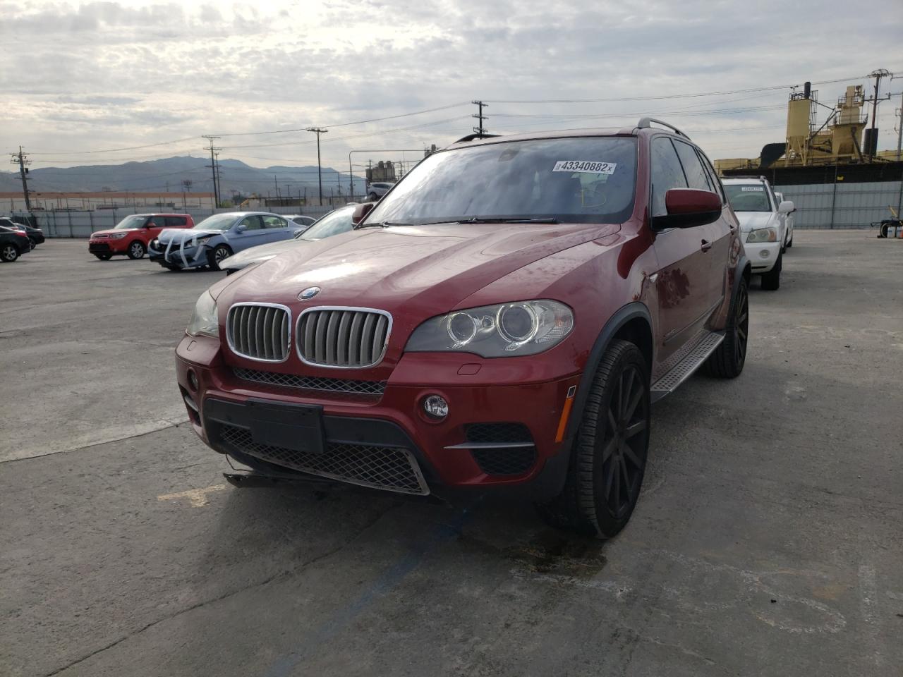 Photo 2 from auction – 2012 BMW X5 XDRIVE5 with VIN 5UXZV8C5XCL423670