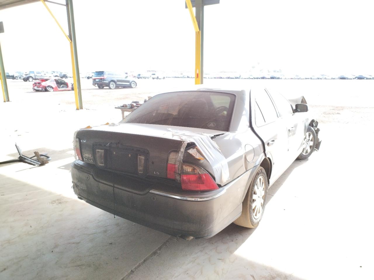 Photo 4 from auction – 2003 LINCOLN LS with VIN 1LNHM86S93Y699046