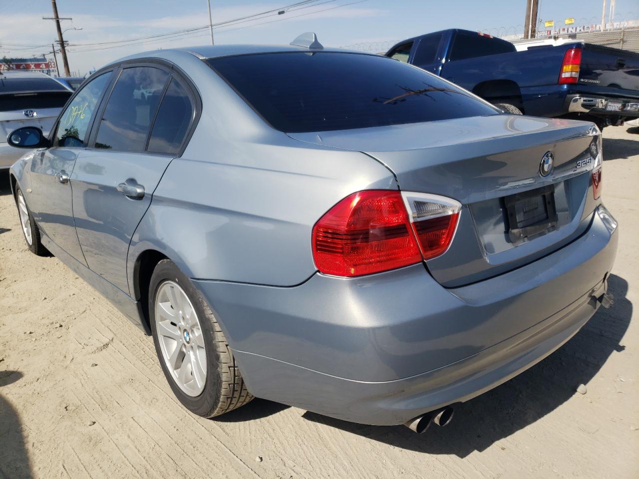 Photo 3 from auction – 2006 BMW 325 I with VIN WBAVB13516KX41698