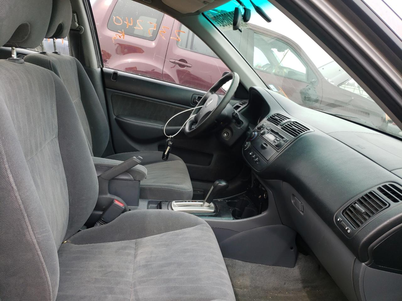 Photo 5 from auction – 2005 HONDA CIVIC LX with VIN 2HGES16605H042187