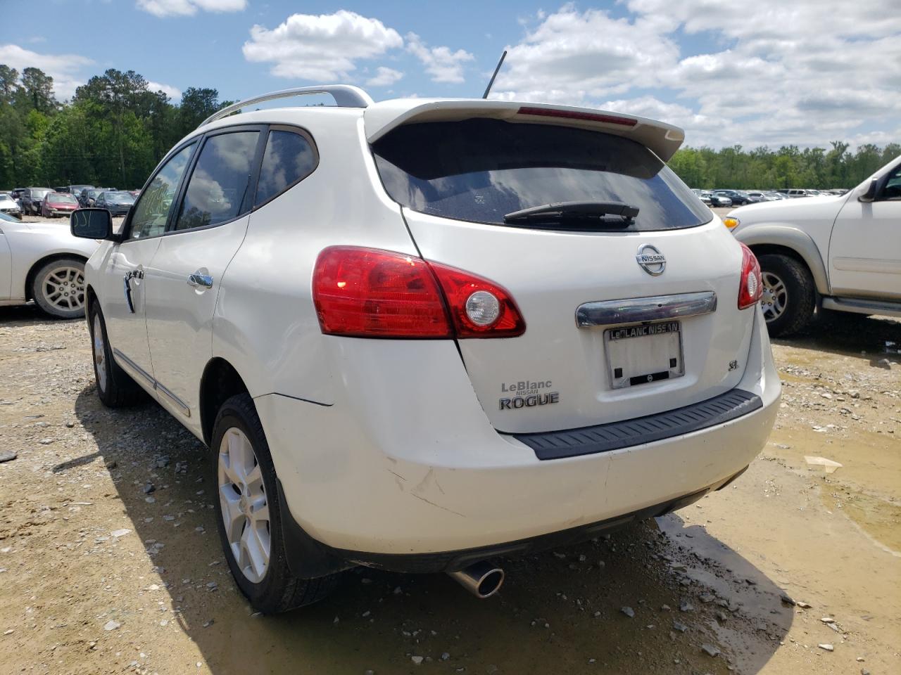 Photo 3 from auction – 2011 NISSAN ROGUE S with VIN JN8AS5MT2BW163219
