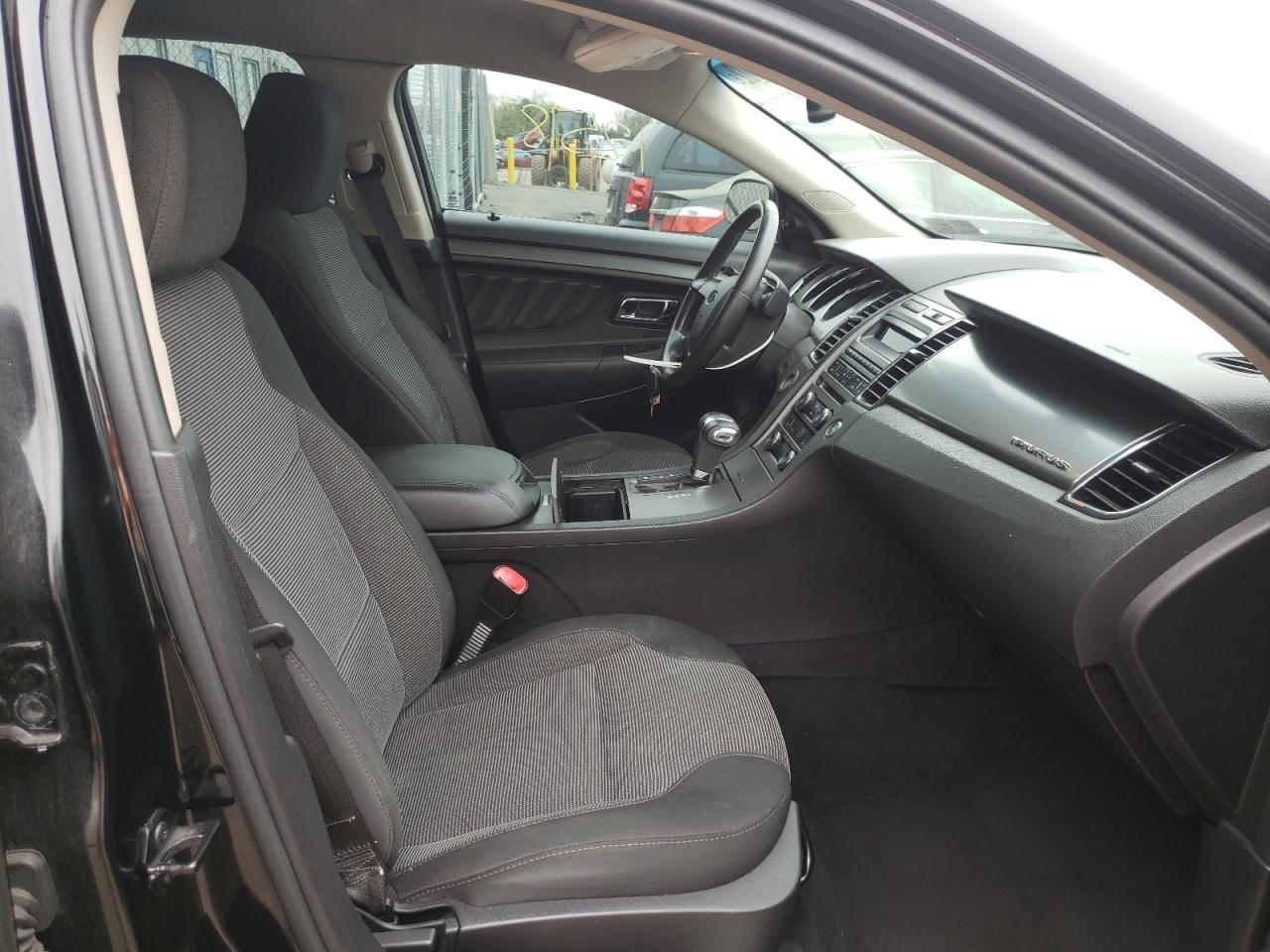 Photo 5 from auction – 2010 FORD TAURUS SEL with VIN 1FAHP2EW9AG148721