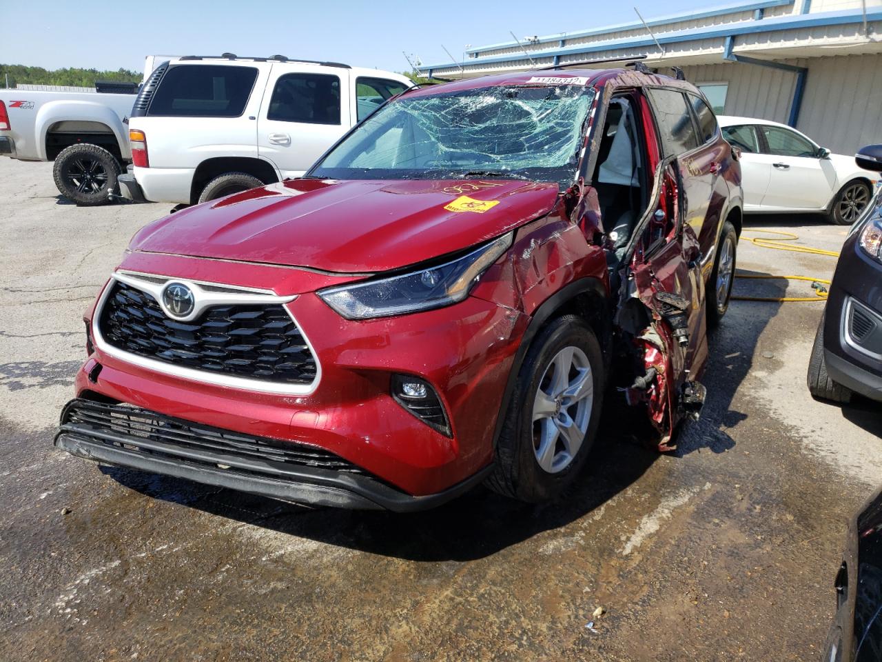 Photo 2 from auction – 2021 TOYOTA HIGHLANDER with VIN 5TDZZRAHXMS528721