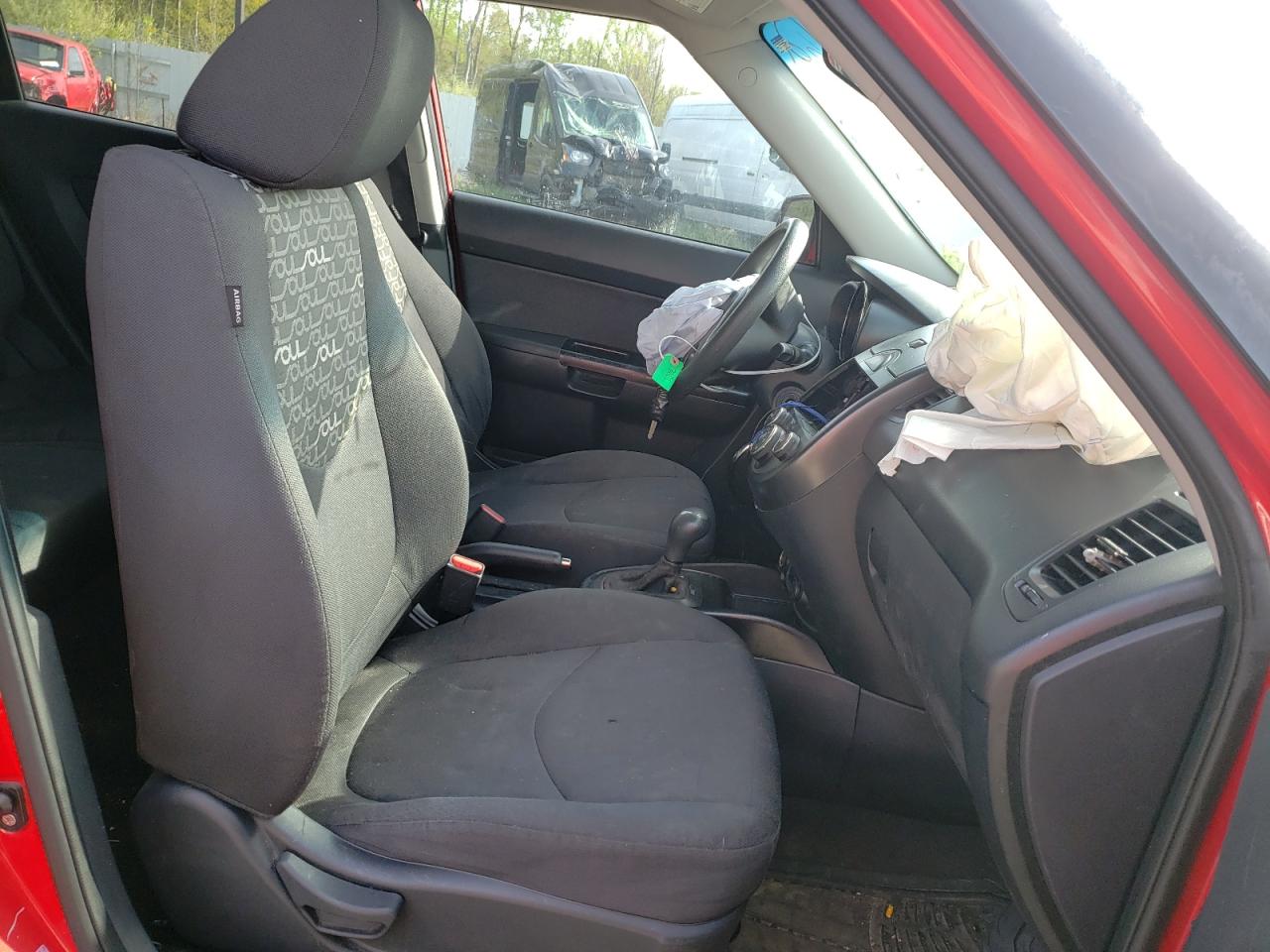 Photo 5 from auction – 2011 KIA SOUL + with VIN KNDJT2A28B7198988