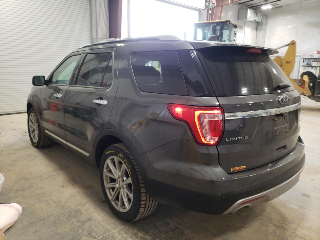 Photo 3 from auction – 2016 FORD EXPLORER L with VIN 1FM5K8F81GGB59814