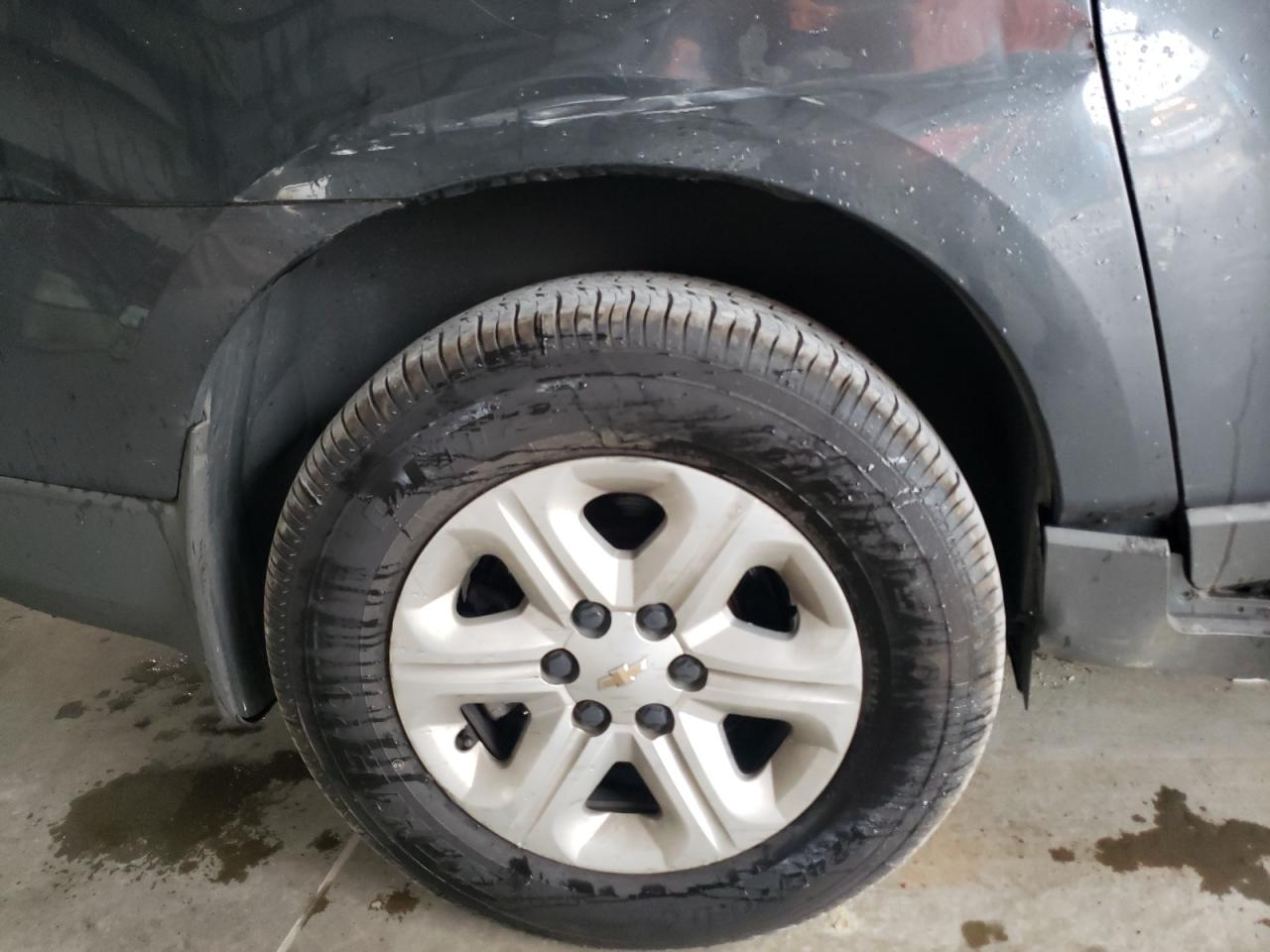 Photo 9 from auction – 2011 CHEVROLET TRAVERSE L with VIN 1GNKVEED5BJ331406