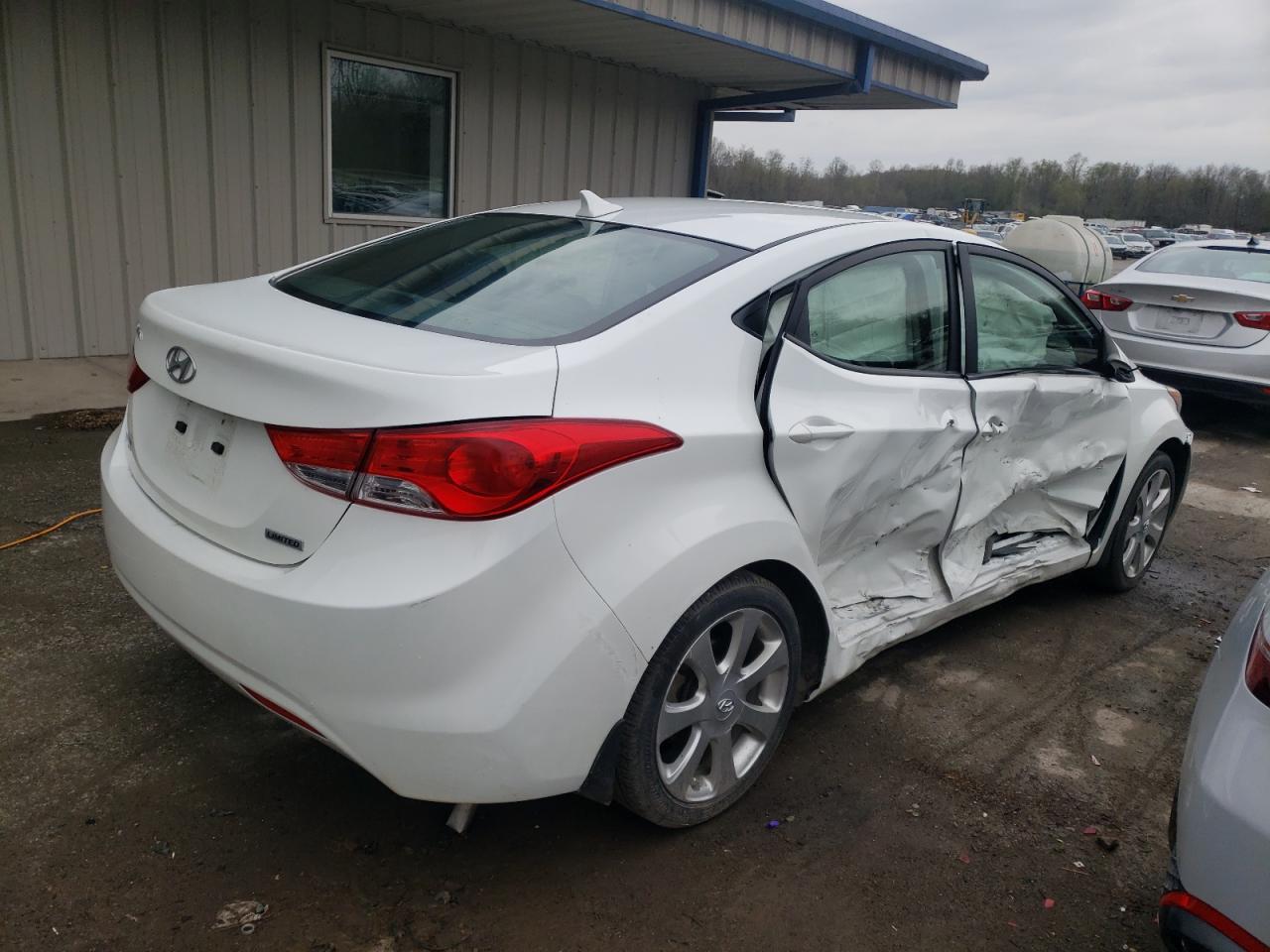 Photo 4 from auction – 2012 HYUNDAI ELANTRA GL with VIN 5NPDH4AE1CH107058