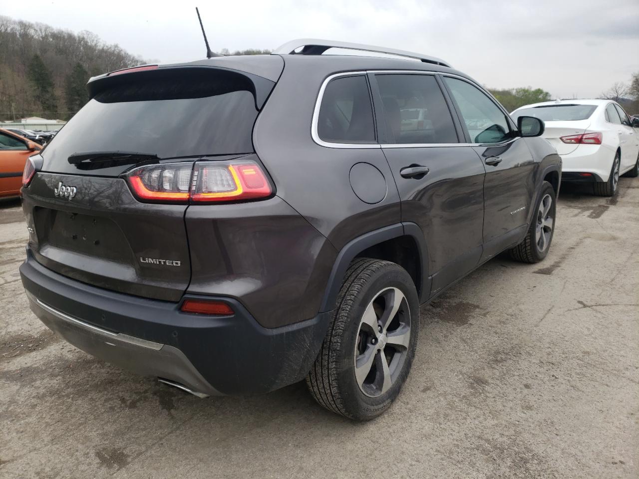 Photo 4 from auction – 2019 JEEP CHEROKEE L with VIN 1C4PJMDN8KD158834