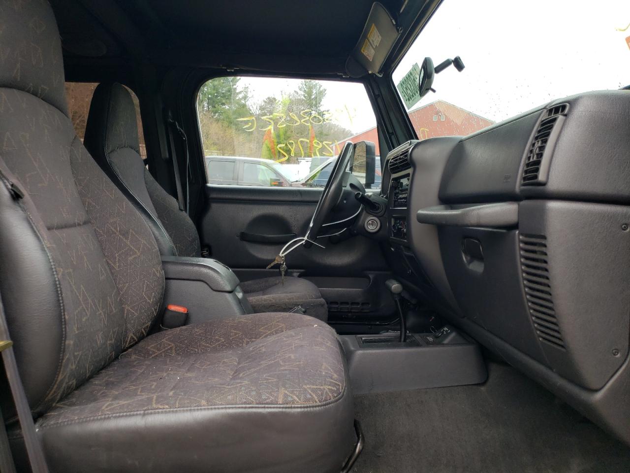 Photo 5 from auction – 2001 JEEP WRANGLER with VIN 1J4FA49S31P312349