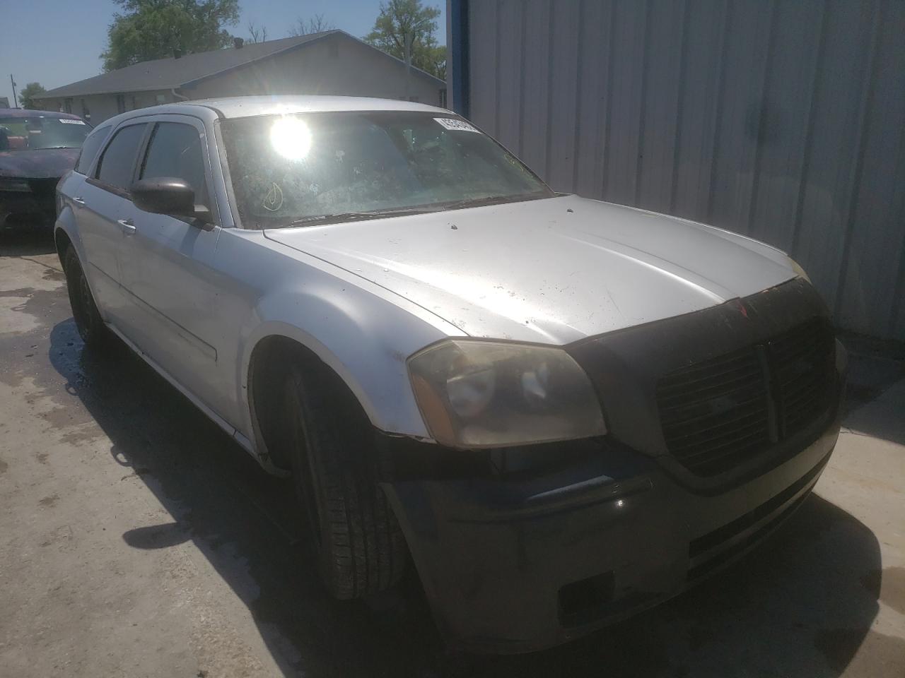DODGE MAGNUM SE 2005 with VIN 2D4FV48T05H679579 - Photo from auction