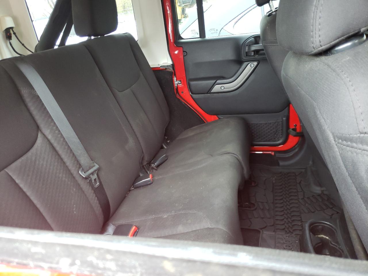 Photo 6 from auction – 2017 JEEP WRANGLER U with VIN 1C4BJWDG4HL645387
