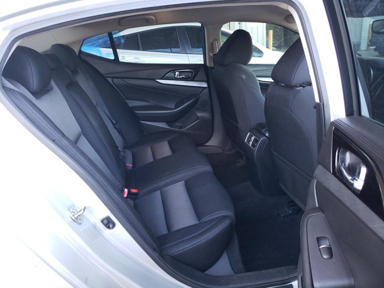 Photo 6 from auction – 2016 NISSAN MAXIMA 3.5 with VIN 1N4AA6AP3GC388629