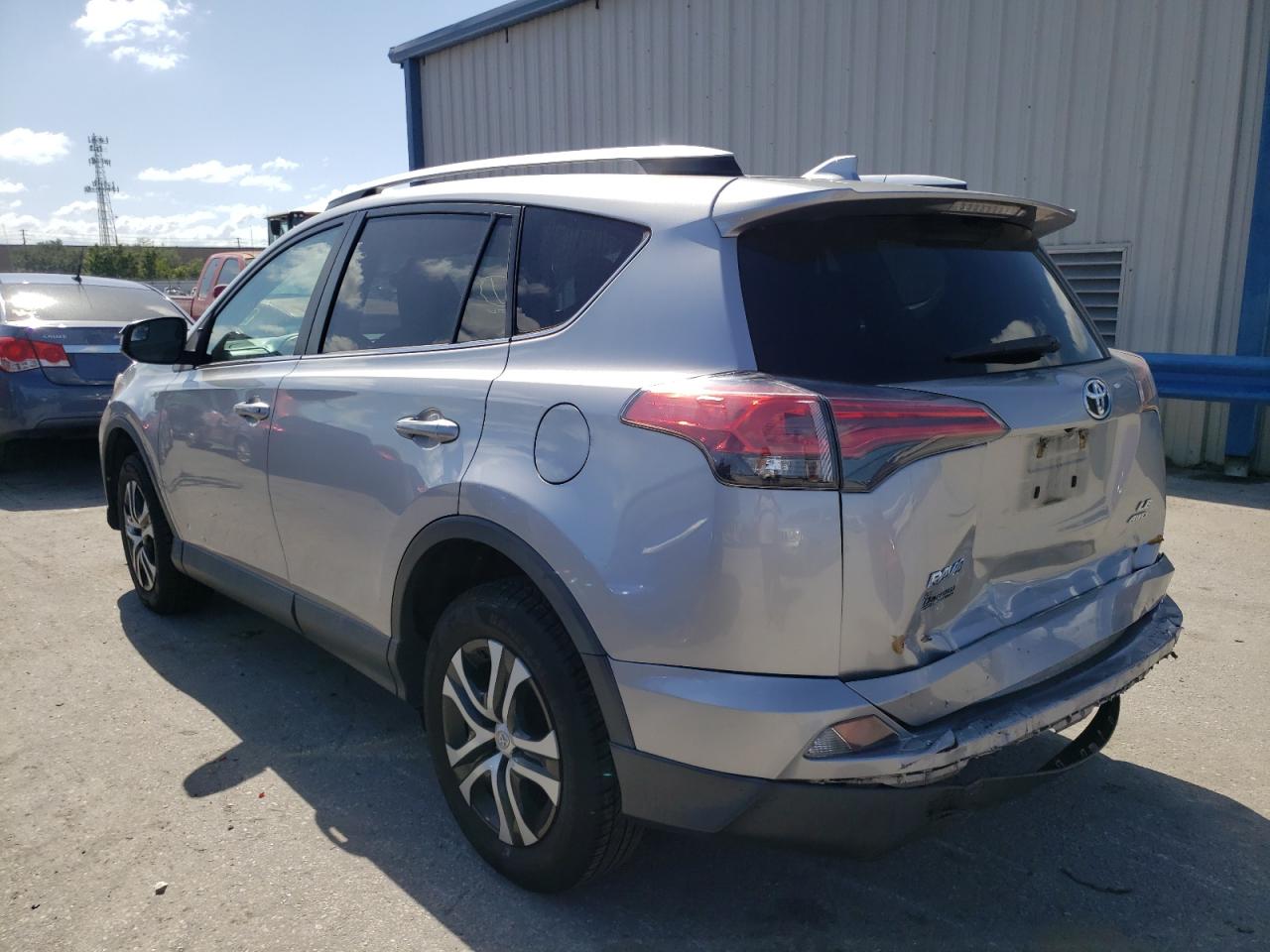 Photo 3 from auction – 2016 TOYOTA RAV4 LE with VIN 2T3BFREV8GW422104