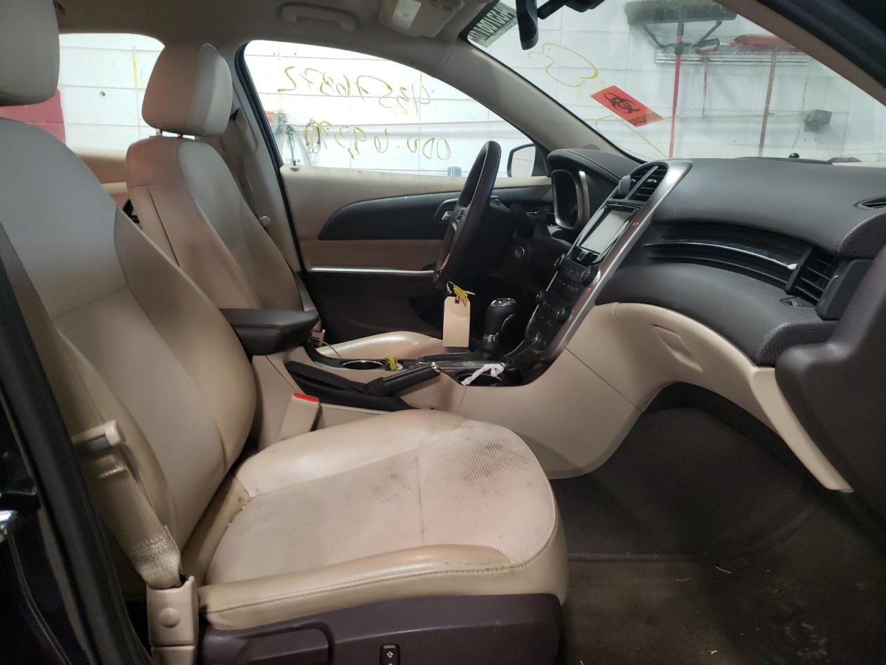 Photo 5 from auction – 2015 CHEVROLET MALIBU  LT with VIN 1G11C5SL4FF277247