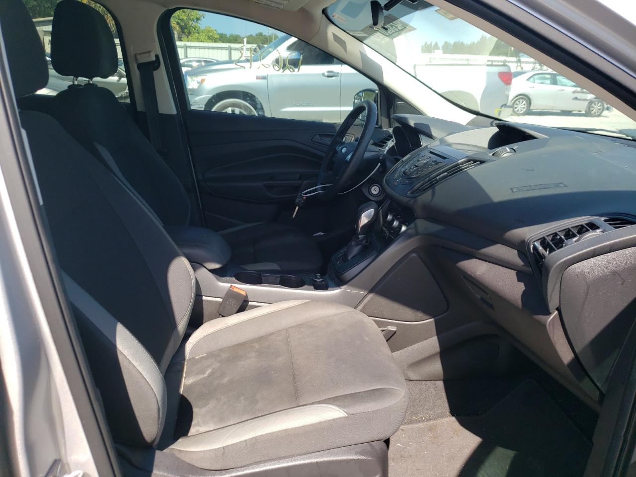 Photo 5 from auction – 2016 FORD ESCAPE S with VIN 1FMCU0F70GUC06293