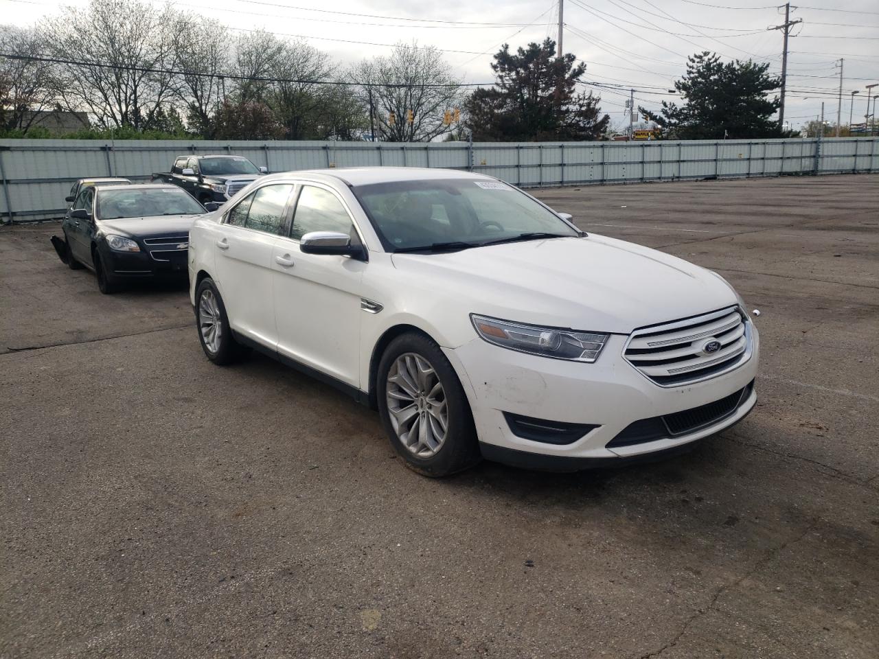 Photo 1 from auction – 2015 FORD TAURUS LIM with VIN 1FAHP2F80FG101083