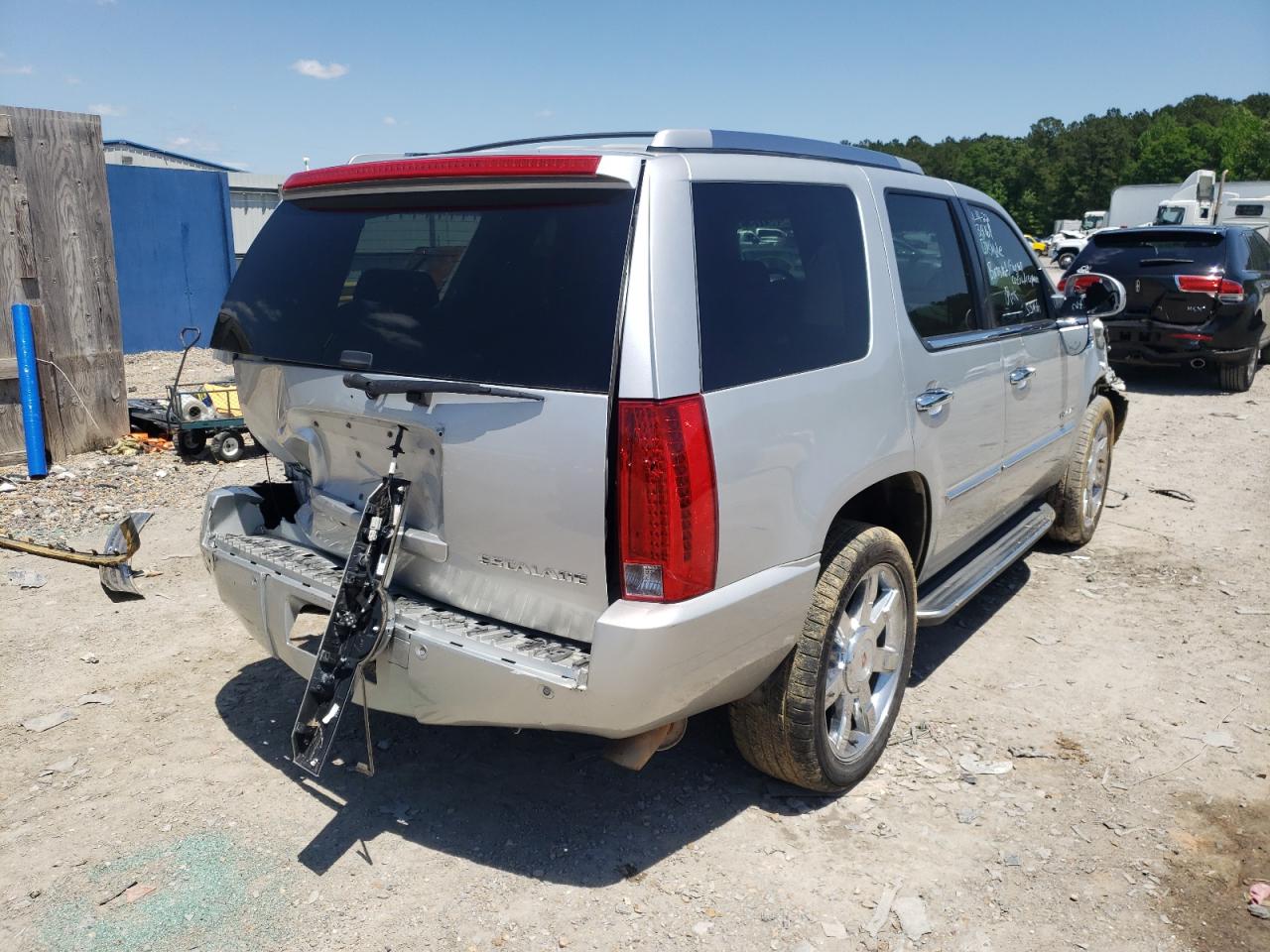 Photo 4 from auction – 2011 CADILLAC ESCALADE L with VIN 1GYS3BEF7BR139169