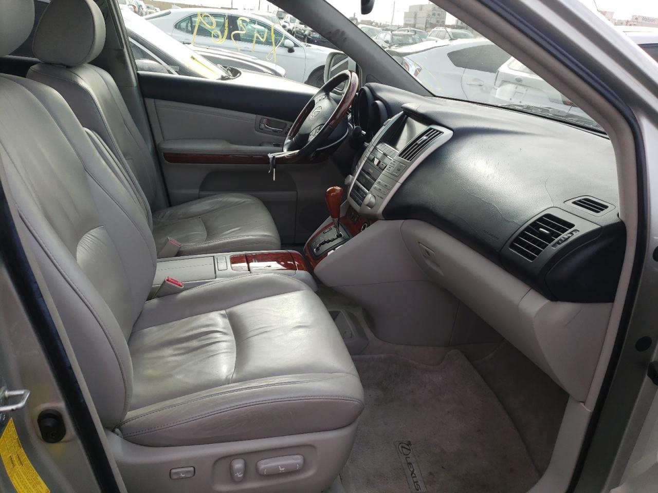 Photo 5 from auction – 2006 LEXUS RX 330 with VIN JTJGA31U560060991