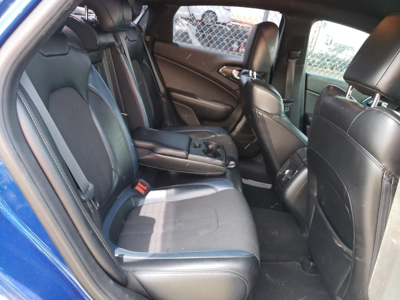 Photo 6 from auction – 2015 CHRYSLER 200 S with VIN 1C3CCCDGXFN736473