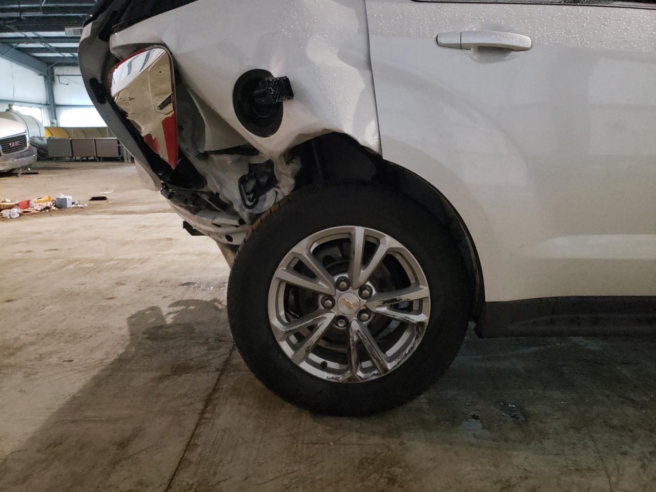 Photo 9 from auction – 2017 CHEVROLET EQUINOX LT with VIN 2GNFLFEK7H6240400