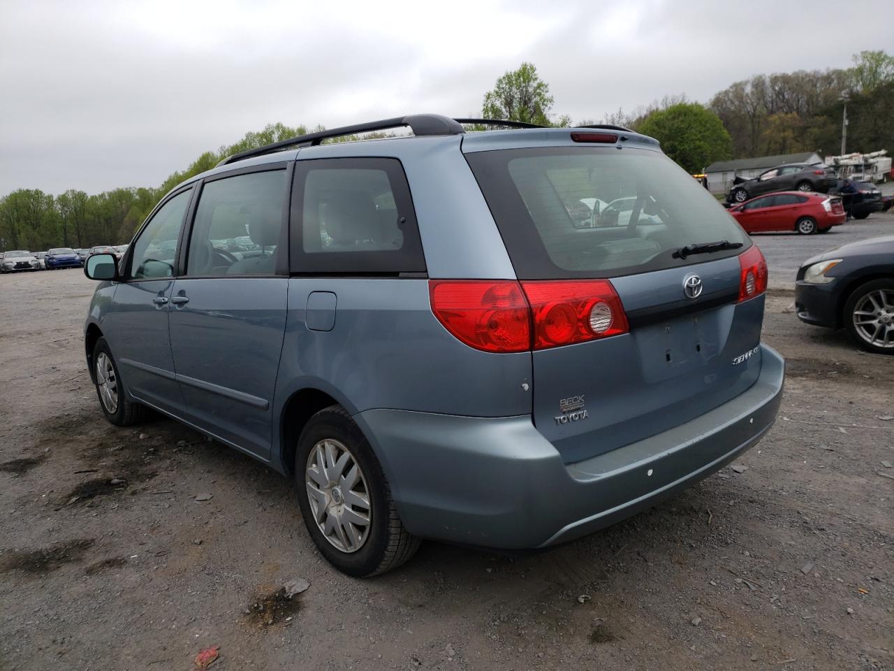 Photo 3 from auction – 2010 TOYOTA SIENNA CE with VIN 5TDKK4CC4AS307363