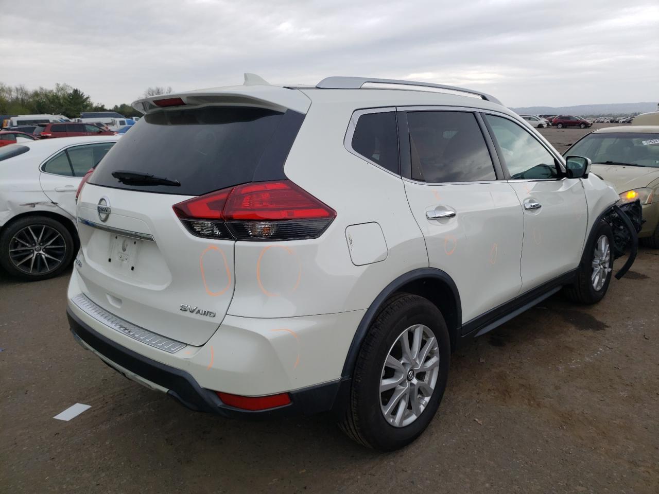 Photo 4 from auction – 2017 NISSAN ROGUE S with VIN KNMAT2MV7HP589824