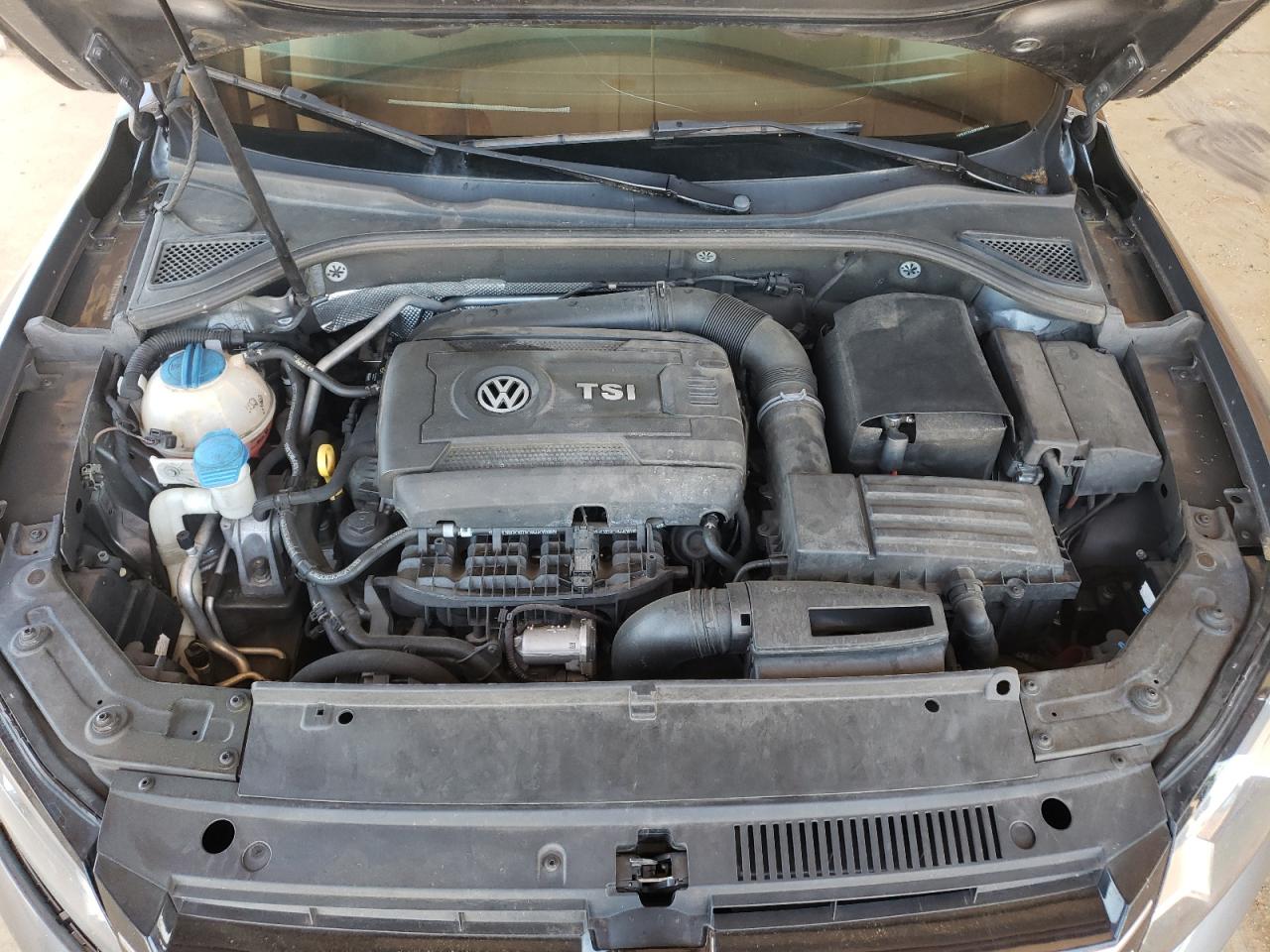 Photo 7 from auction – 2015 VOLKSWAGEN PASSAT S with VIN 1VWAT7A30FC094155