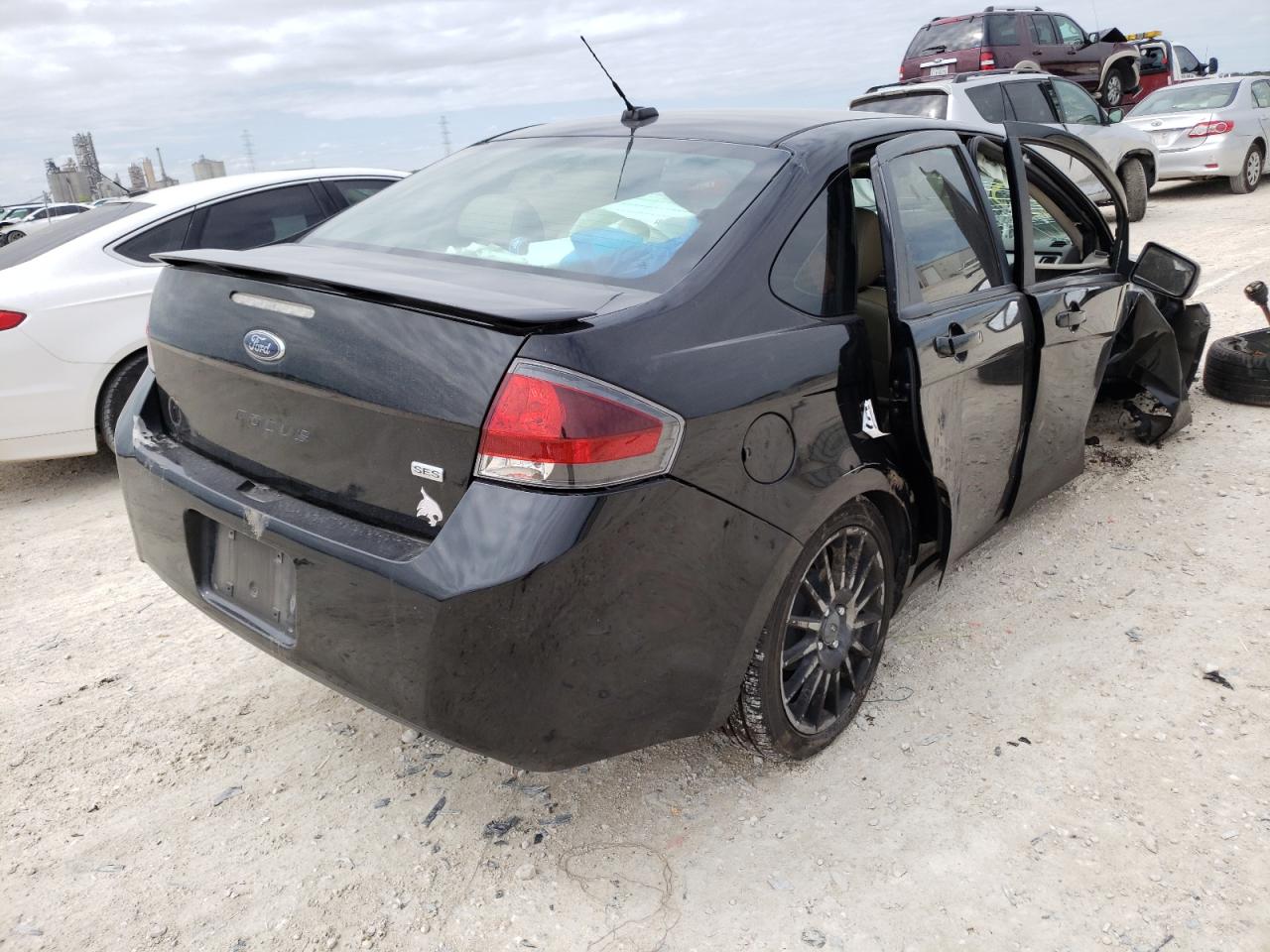 Photo 4 from auction – 2011 FORD FOCUS SES with VIN 1FAHP3GN1BW107775