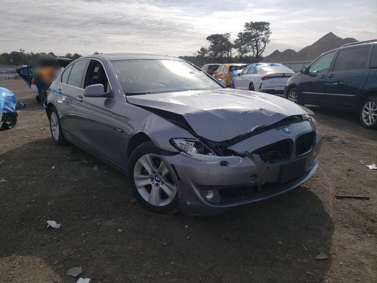 BMW 528 XI 2012 with VIN WBAXH5C54CDW03524 - Photo from auction