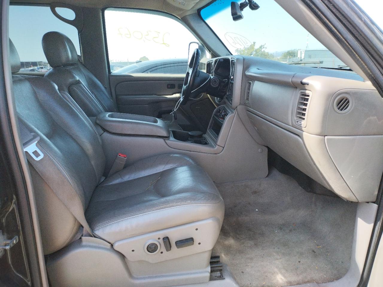 Photo 5 from auction – 2004 GMC SIERRA K25 with VIN 1GTHK23264F209106