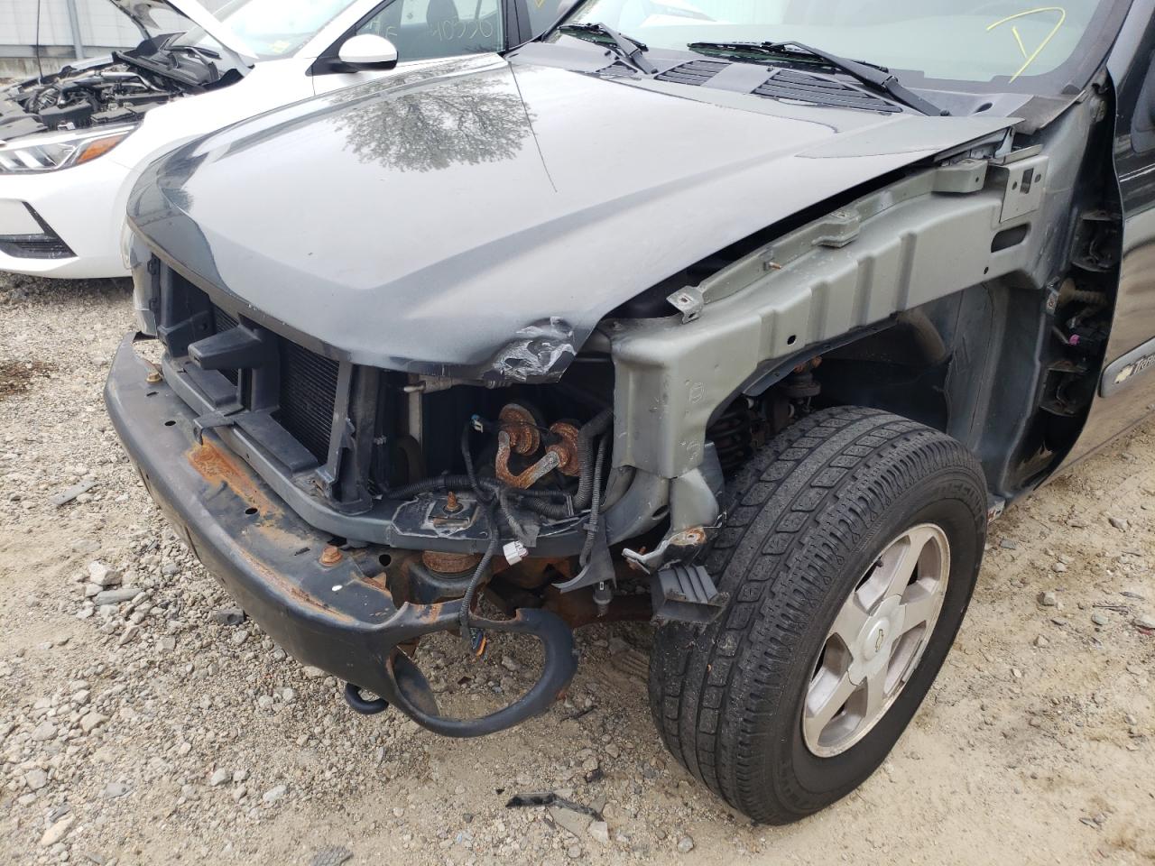 Photo 9 from auction – 2004 CHEVROLET TRAILBLAZE with VIN 1GNDT13S942163453