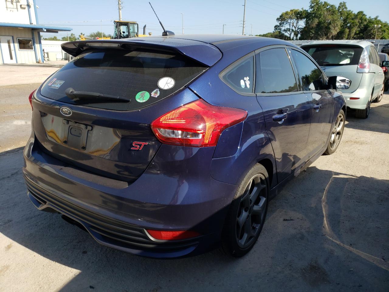 Photo 4 from auction – 2017 FORD FOCUS ST with VIN 1FADP3L93HL256593