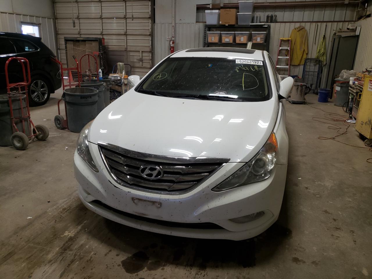 Photo 9 from auction – 2011 HYUNDAI SONATA SE with VIN 5NPEC4AC1BH095753