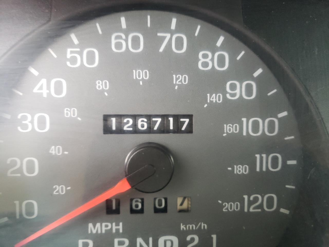 Photo 8 from auction – 2002 MERCURY GRAND MARQ with VIN 2MEFM74W02X647443