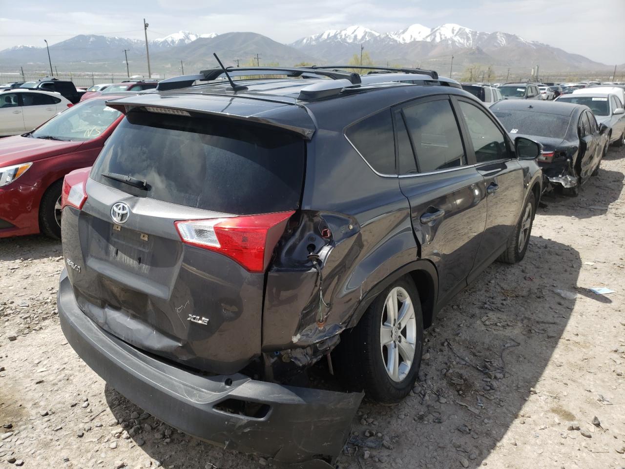 Photo 4 from auction – 2014 TOYOTA RAV4 XLE with VIN JTMWFREV9EJ011470