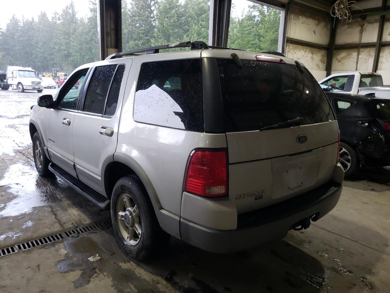 Photo 3 from auction – 2002 FORD EXPLORER X with VIN 1FMZU73E62UA11670