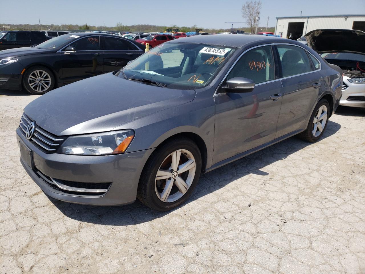 Photo 2 from auction – 2014 VOLKSWAGEN PASSAT SE with VIN 1VWBT7A36EC118672
