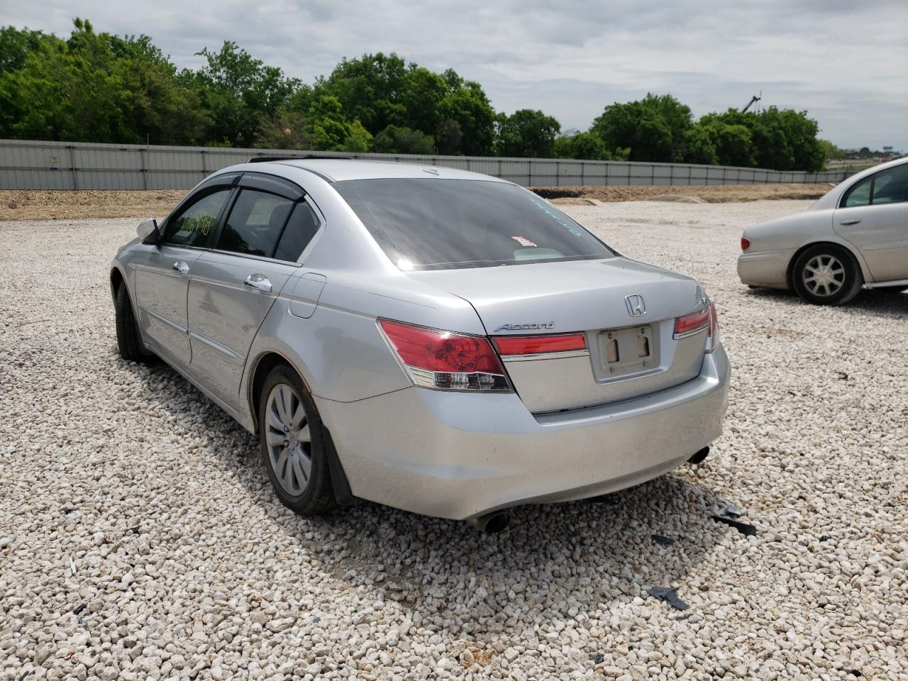 Photo 3 from auction – 2011 HONDA ACCORD EXL with VIN 1HGCP3F86BA025572