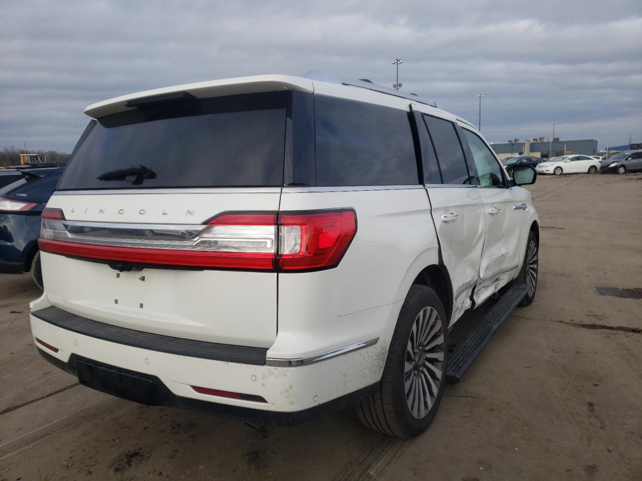 Photo 4 from auction – 2021 LINCOLN NAVIGATOR with VIN 5LMJJ2LT1MEL04605
