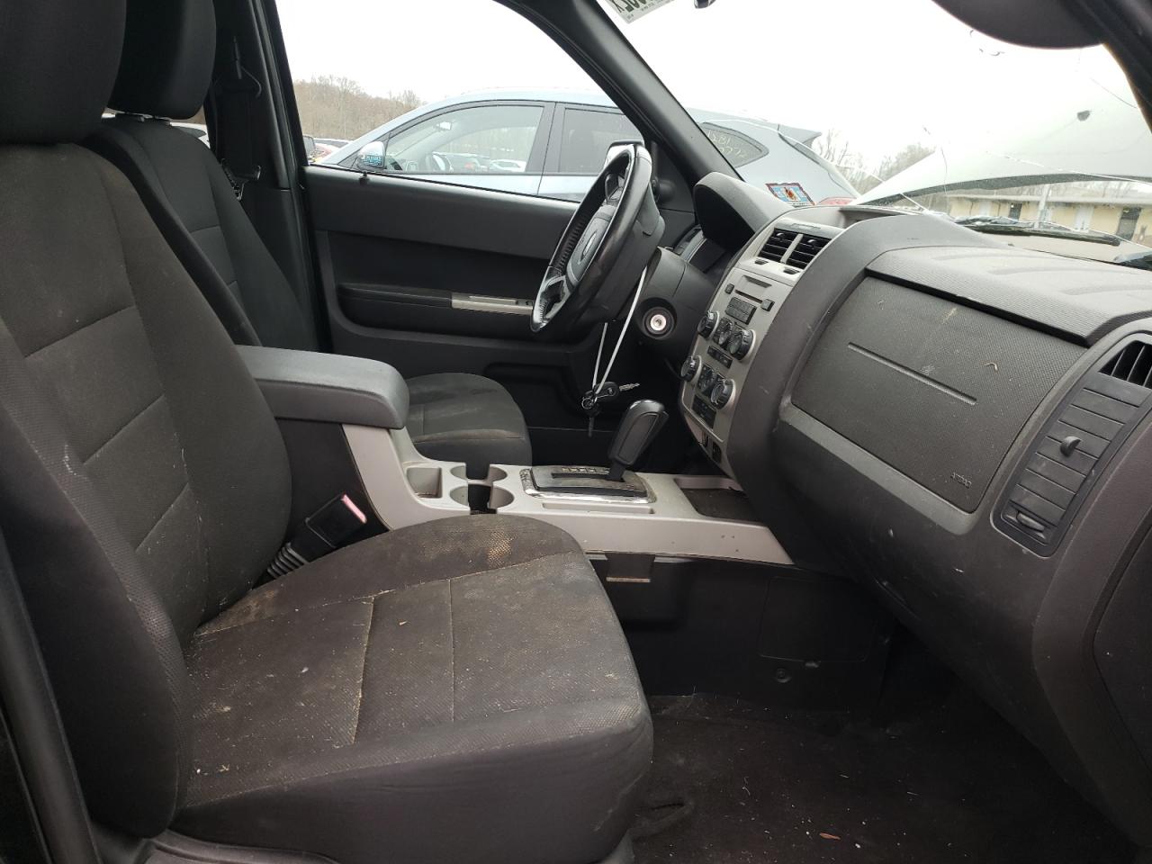 Photo 5 from auction – 2009 FORD ESCAPE XLT with VIN 1FMCU93G49KC25582
