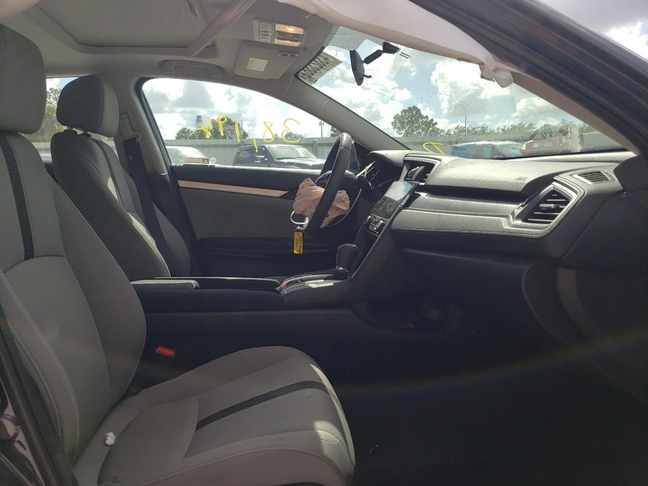 Photo 5 from auction – 2018 HONDA CIVIC EX with VIN 2HGFC2F71JH589348