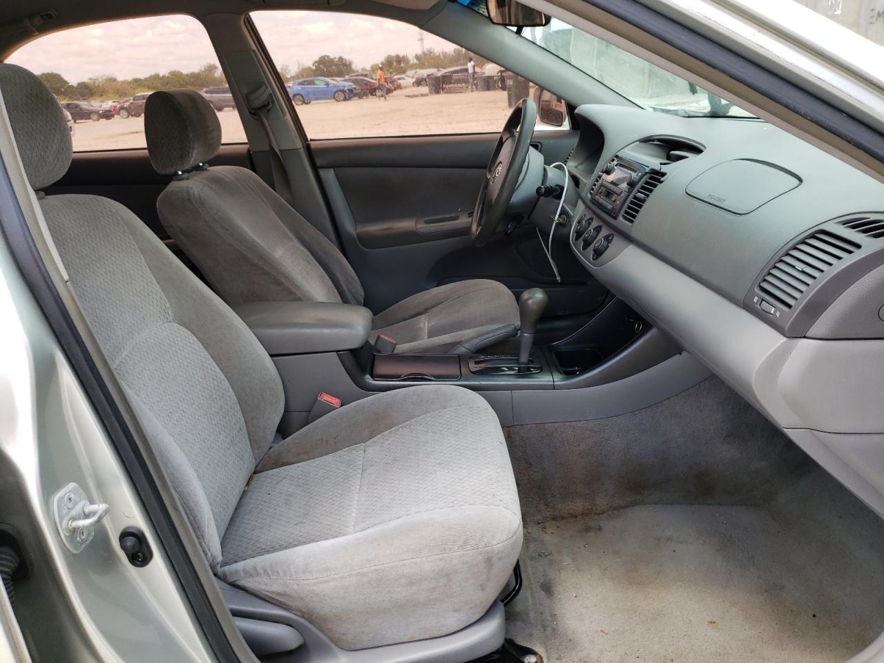 Photo 5 from auction – 2003 TOYOTA CAMRY LE with VIN JTDBE32K530162897