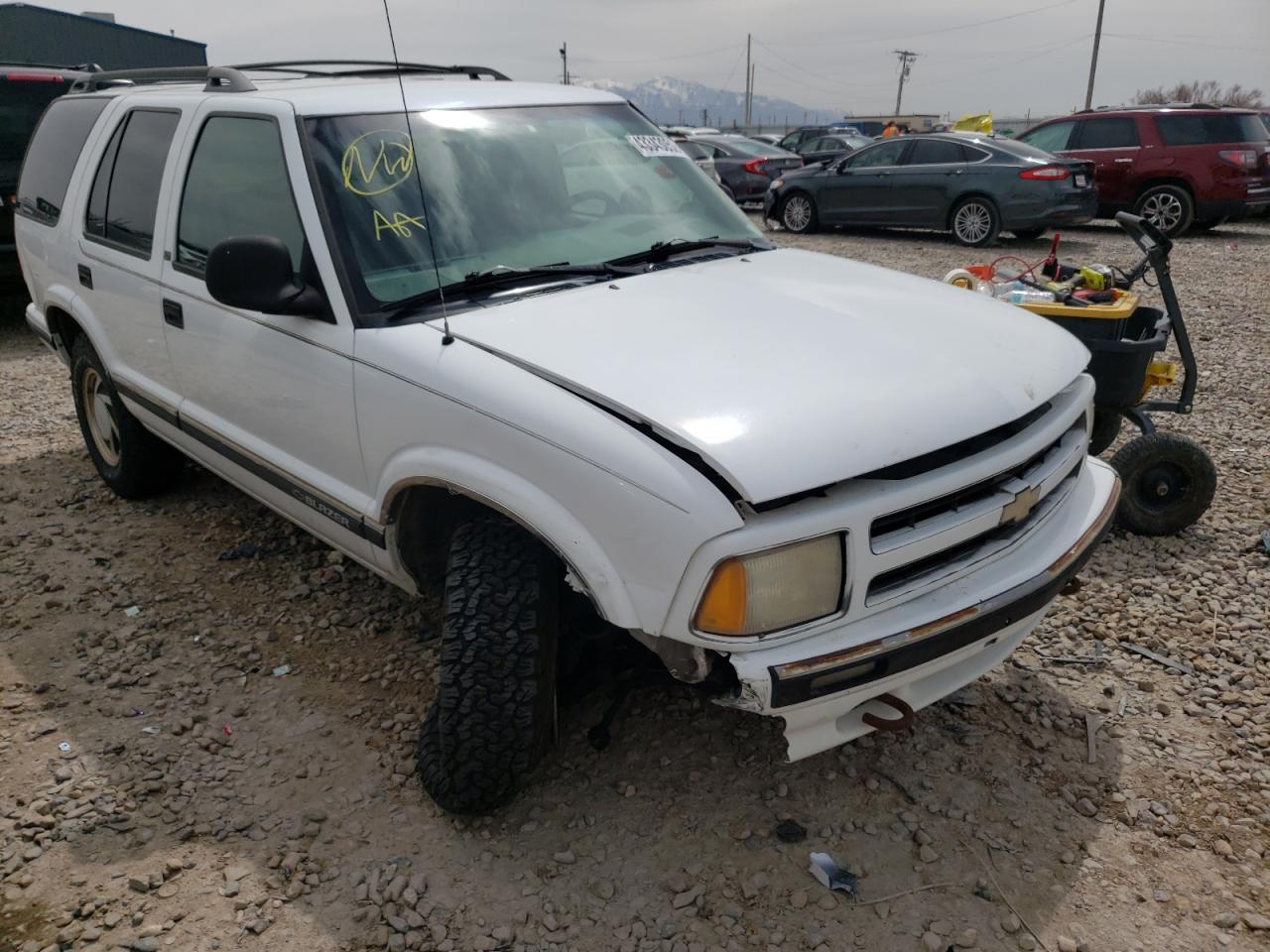 CHEVROLET BLAZER 1997 with VIN 1GNDT13WXV2179584 - Photo from auction