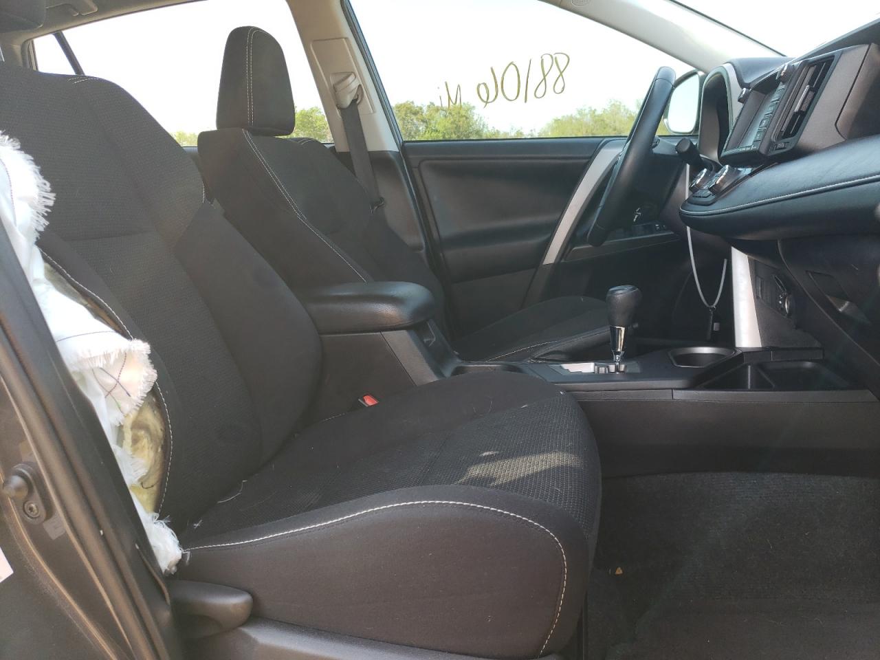Photo 5 from auction – 2018 TOYOTA RAV4 ADVEN with VIN 2T3WFREV8JW428168