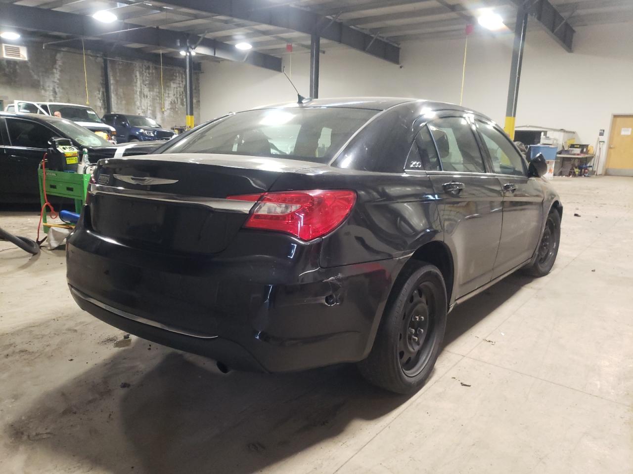 Photo 4 from auction – 2012 CHRYSLER 200 LX with VIN 1C3CCBAB3CN167111