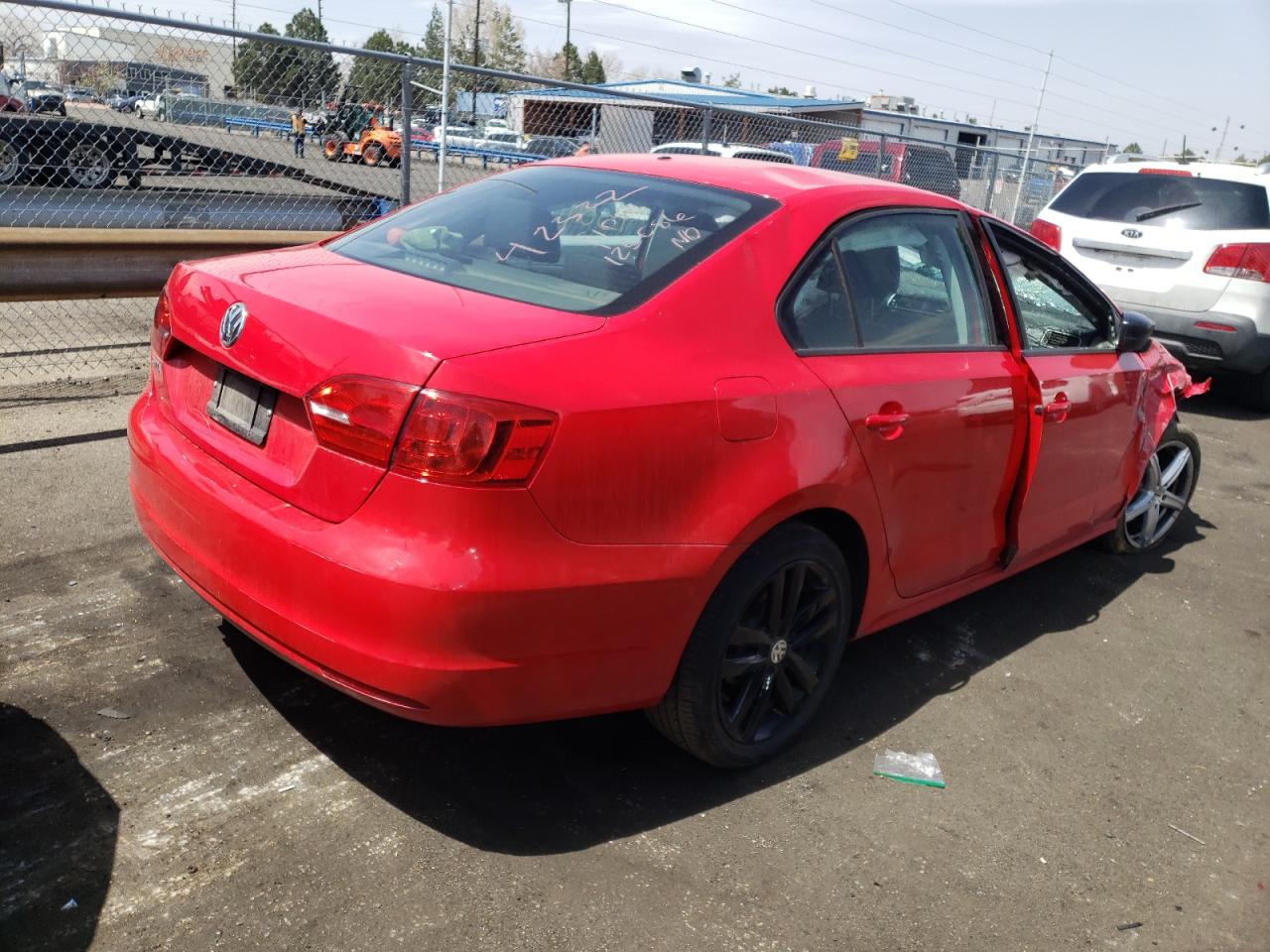 Photo 4 from auction – 2013 VOLKSWAGEN JETTA BASE with VIN 3VW2K7AJ9DM290354