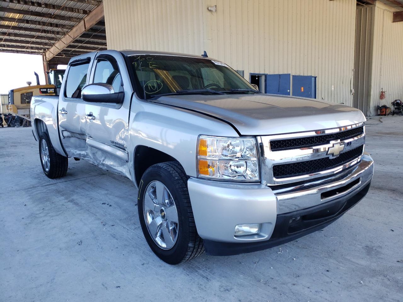 CHEVROLET SILVERADO 2011 with VIN 3GCPCSE05BG194050 - Photo from auction